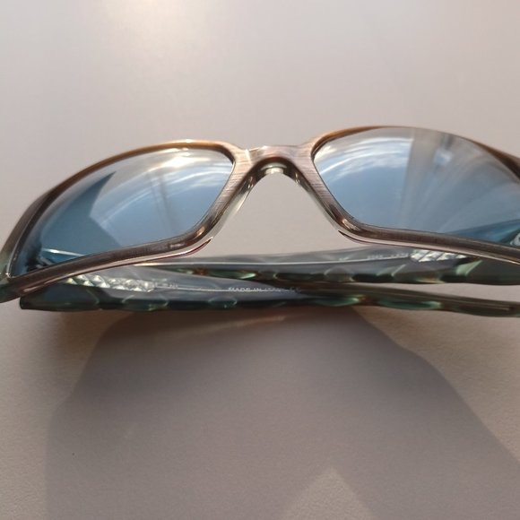 CHANEL 5045 Quilted Sunglasses with CC Logo - Picture 15 of 15